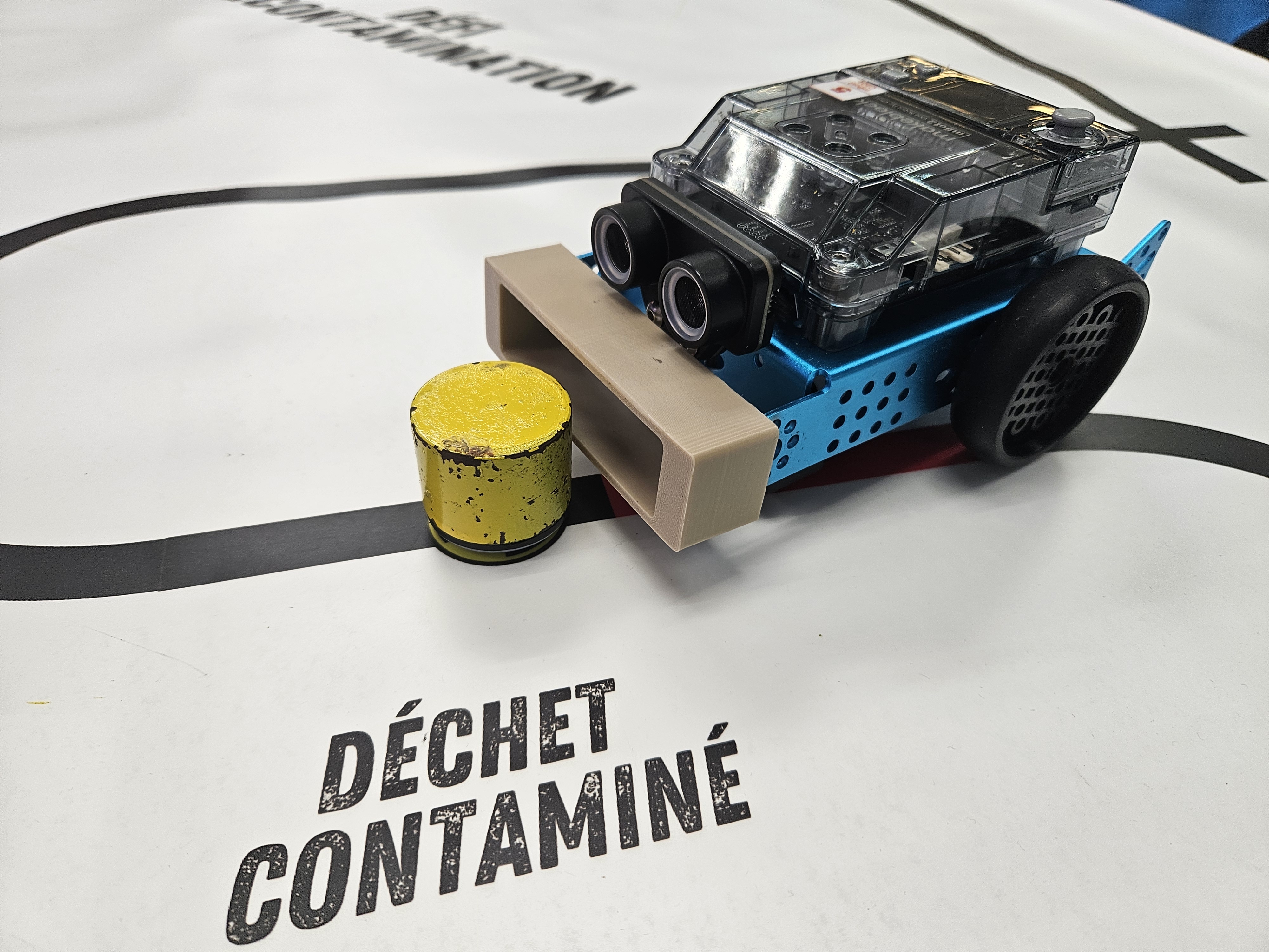 mBot2 face au cylindre
